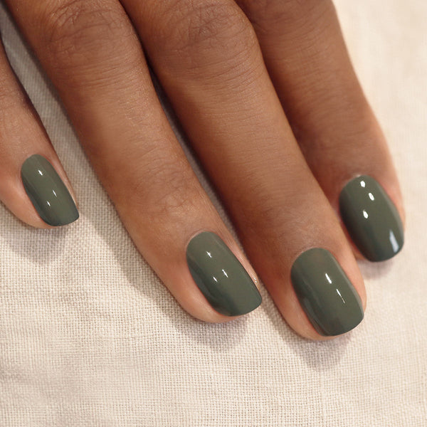 Manucurist Green™ lak za nokte 15 ml – Khaki