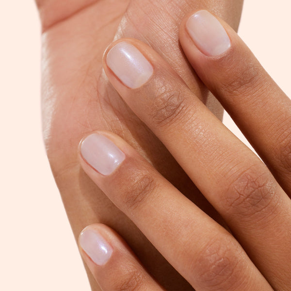 Manucurist Active™ Bright, lak-nega protiv žutih noktiju 15 ml